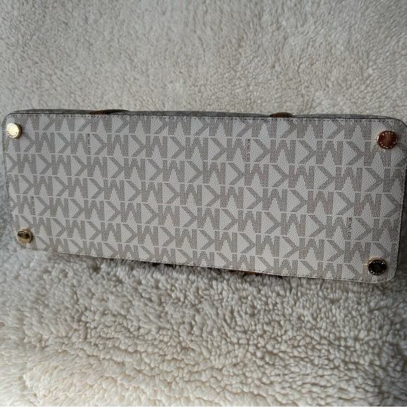 Michael Kors Sady Large Tote - Picture 9 of 13